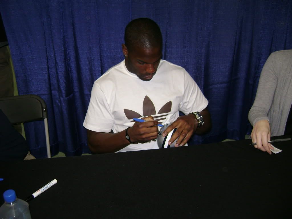 [Image: MurrayAutoSigning005.jpg]