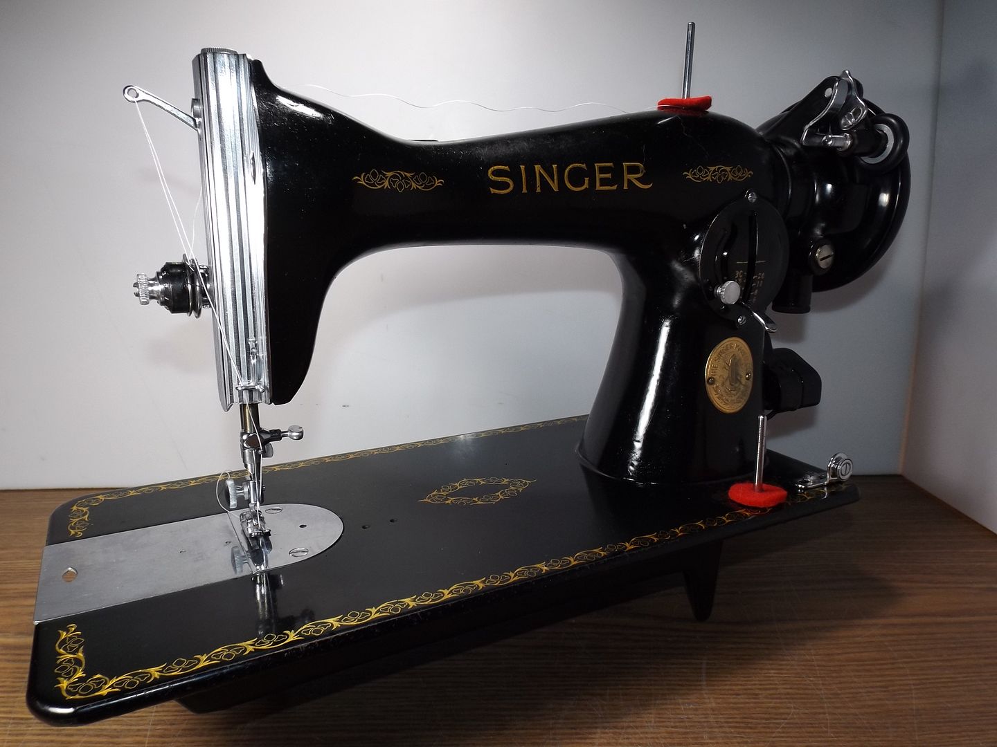 SINGER 1591 Industrial Strength HEAVY DUTY Sewing Machine LEATHER 1948