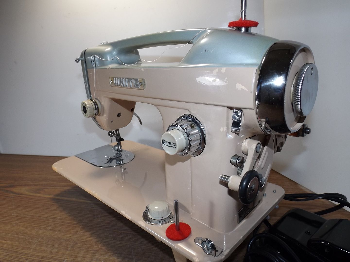 TOYOTA Industrial Strength HEAVY DUTY Sewing Machine 16 OZ TOOLING