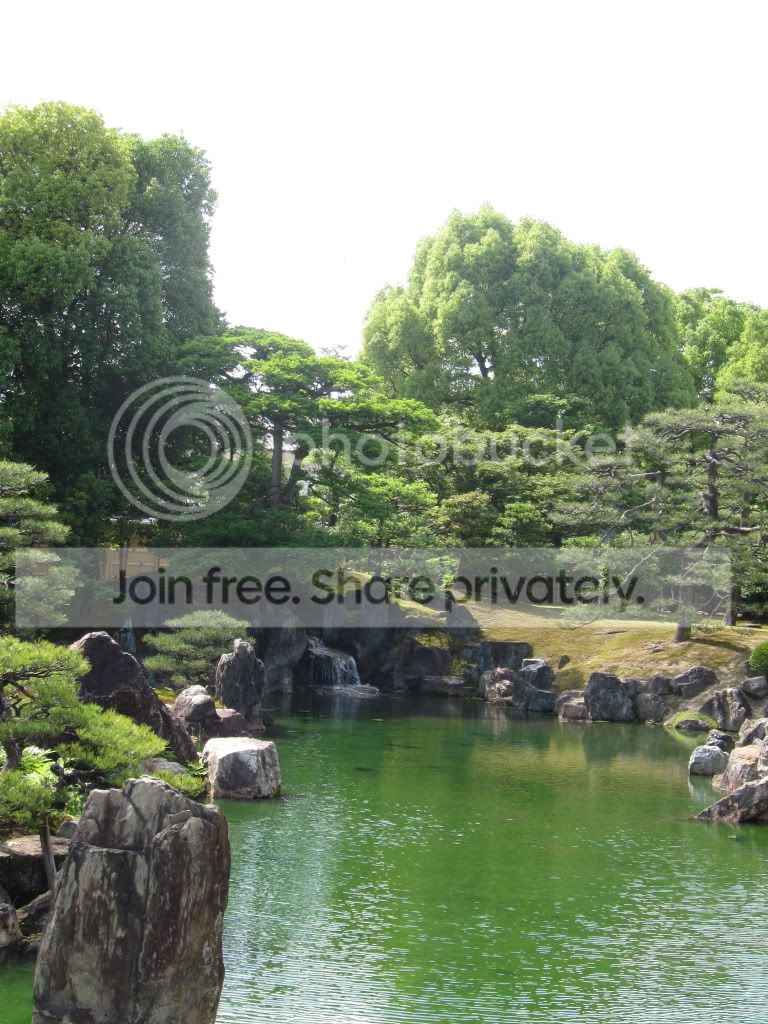 https://i916.photobucket.com/albums/ad6/venusje666/Japan/IMG_1161.jpg